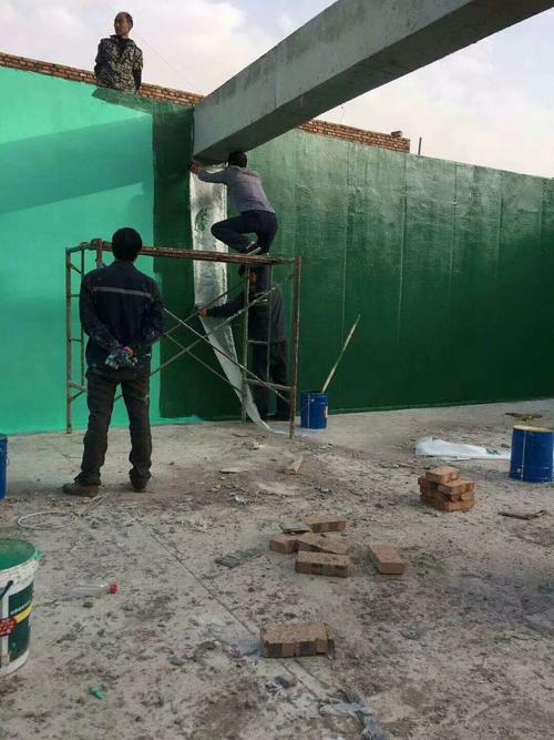 梁平针对老旧车间地面普遍存在的起砂、裂缝问题